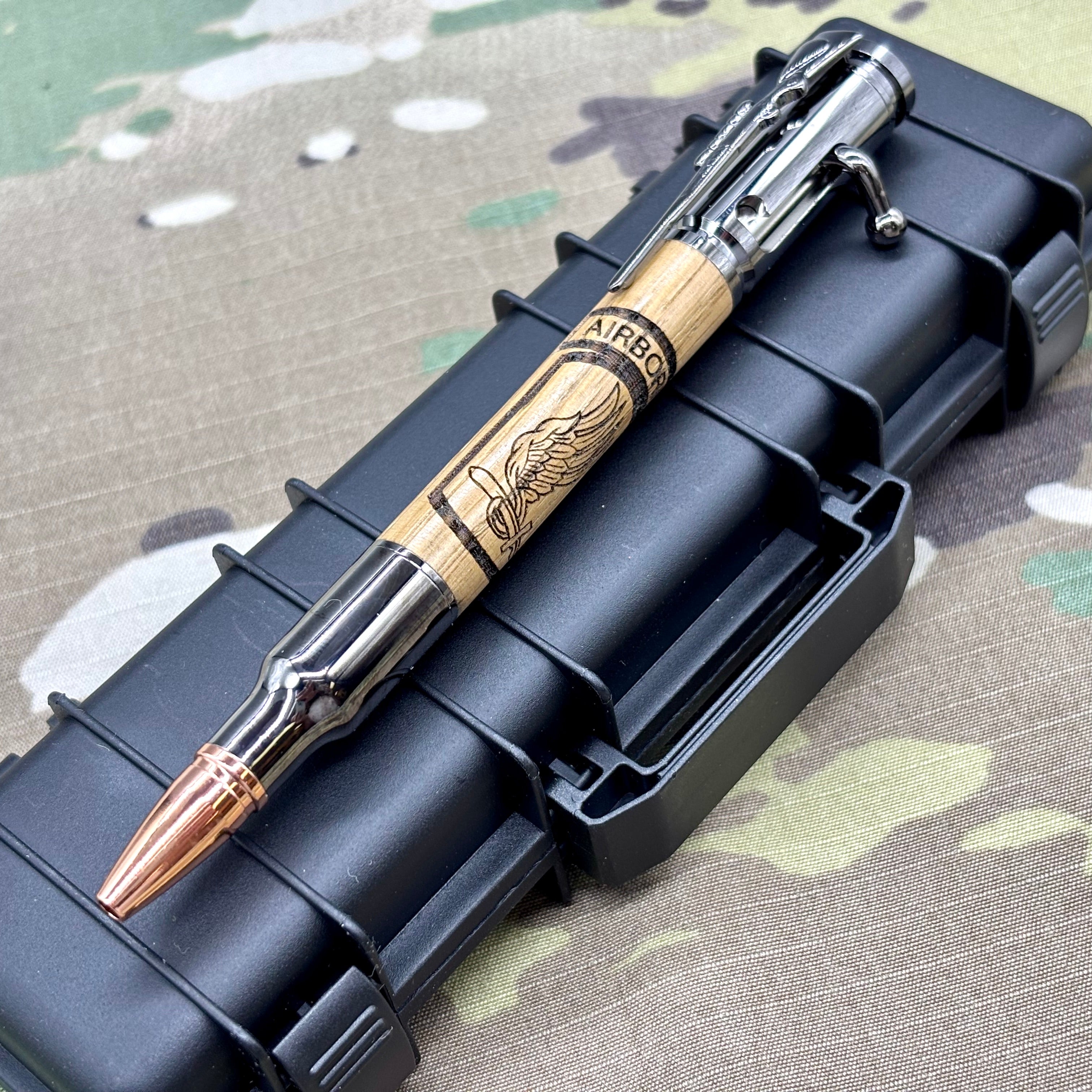 ピンバッジ Army ROTC DI Pin: Western Kentucky University - c/b, nhm